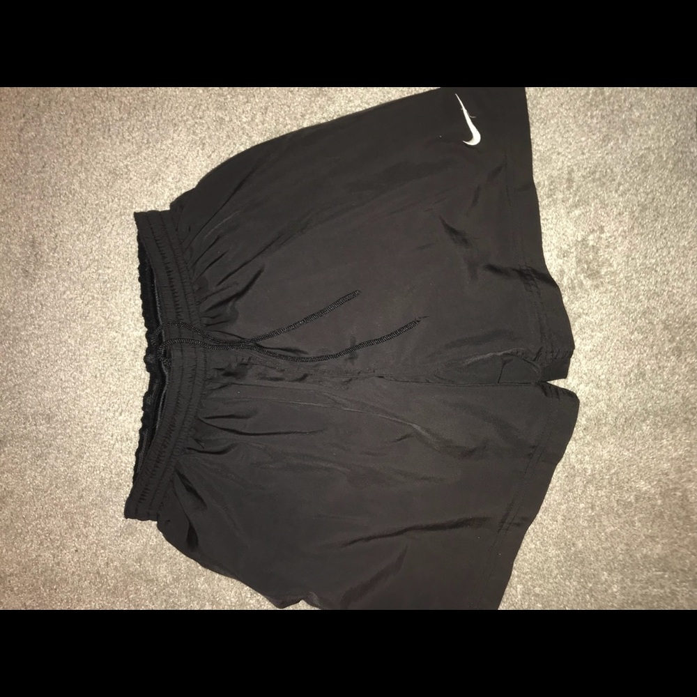 NIKE SHORTS